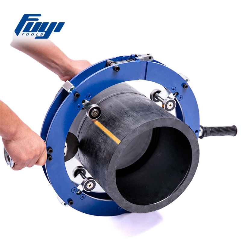 Coupe-tube rotatif